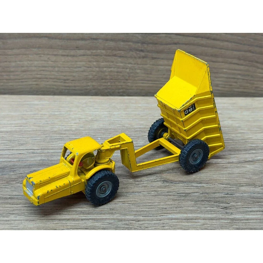 Lesney Matchbox No. 10 Dinkum Dumper Major Pack 1:64 - Vintage